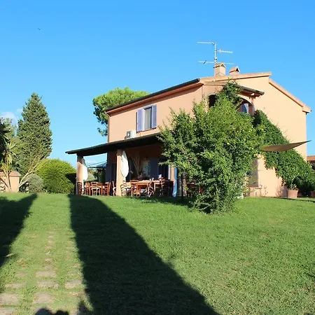 Agriturismo Pian Dei Pini Фермерский дом Монтияно